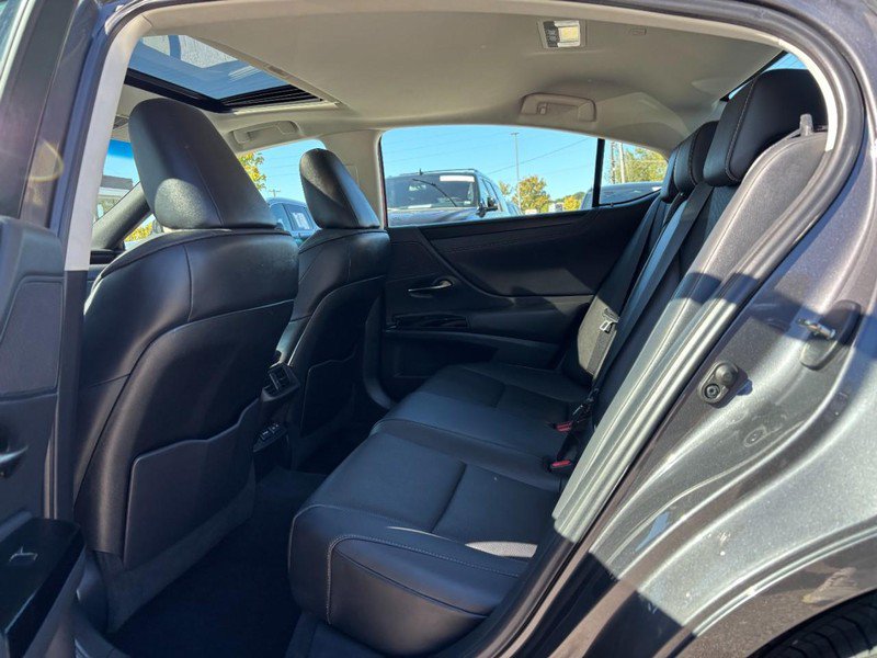Used 2022 Lexus ES 350 w/ Premium Package FWD image 11