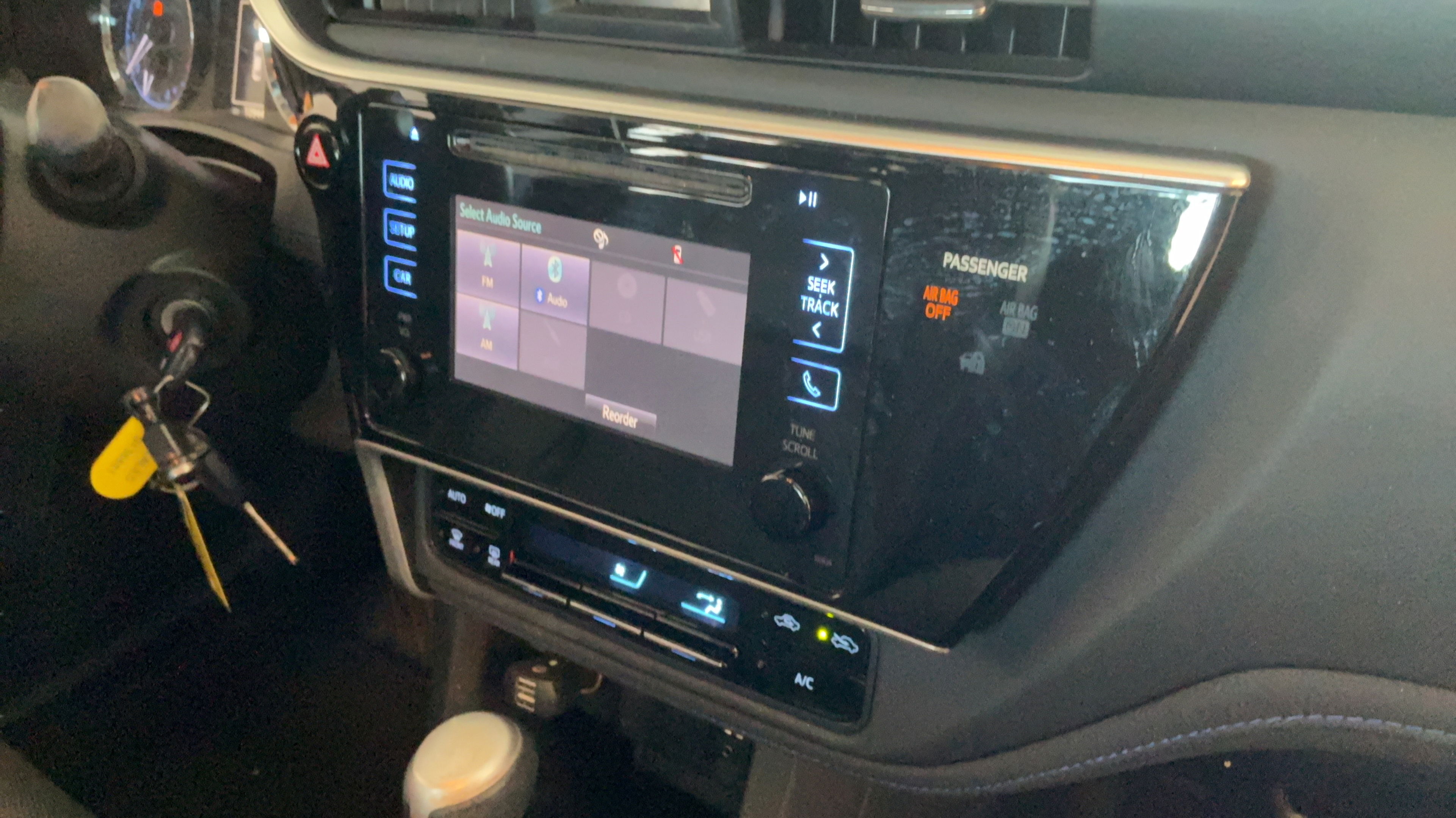 Used 2017 Toyota Corolla SE FWD image 37
