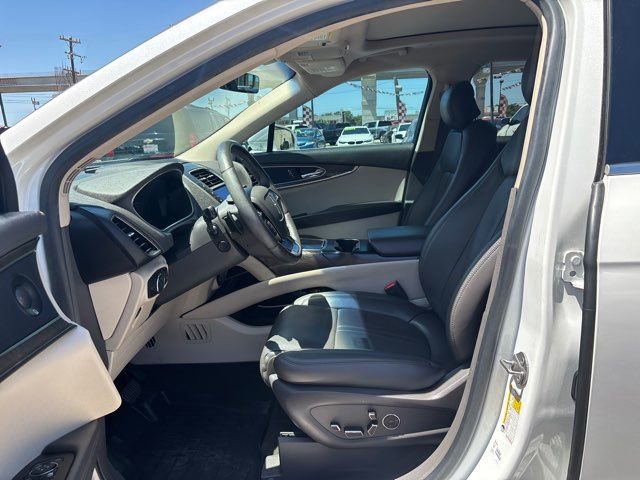 Used 2020 Lincoln Nautilus Reserve w/ Equipment Group 201A image 16