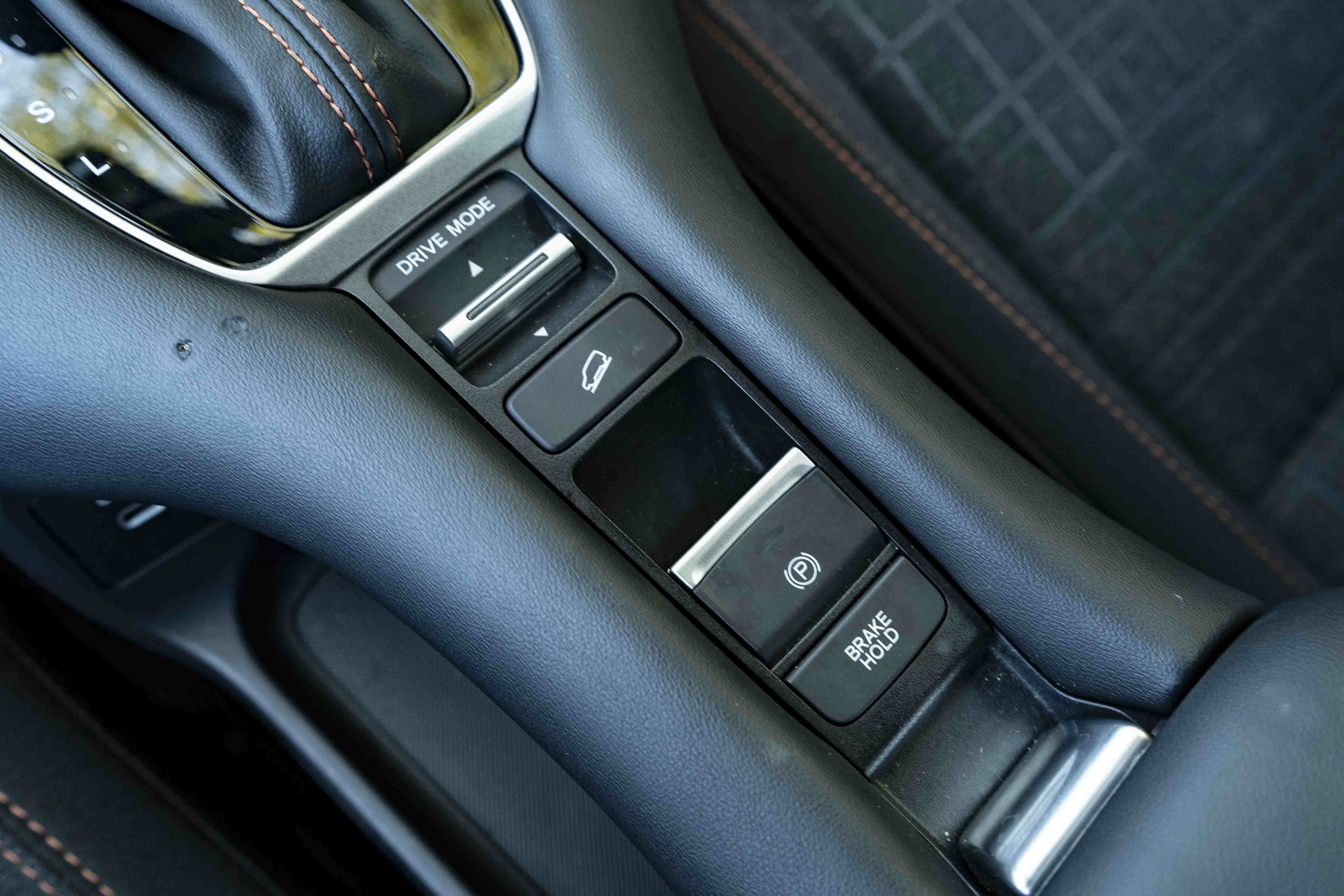 Certified 2025 Honda HR-V Sport image 28