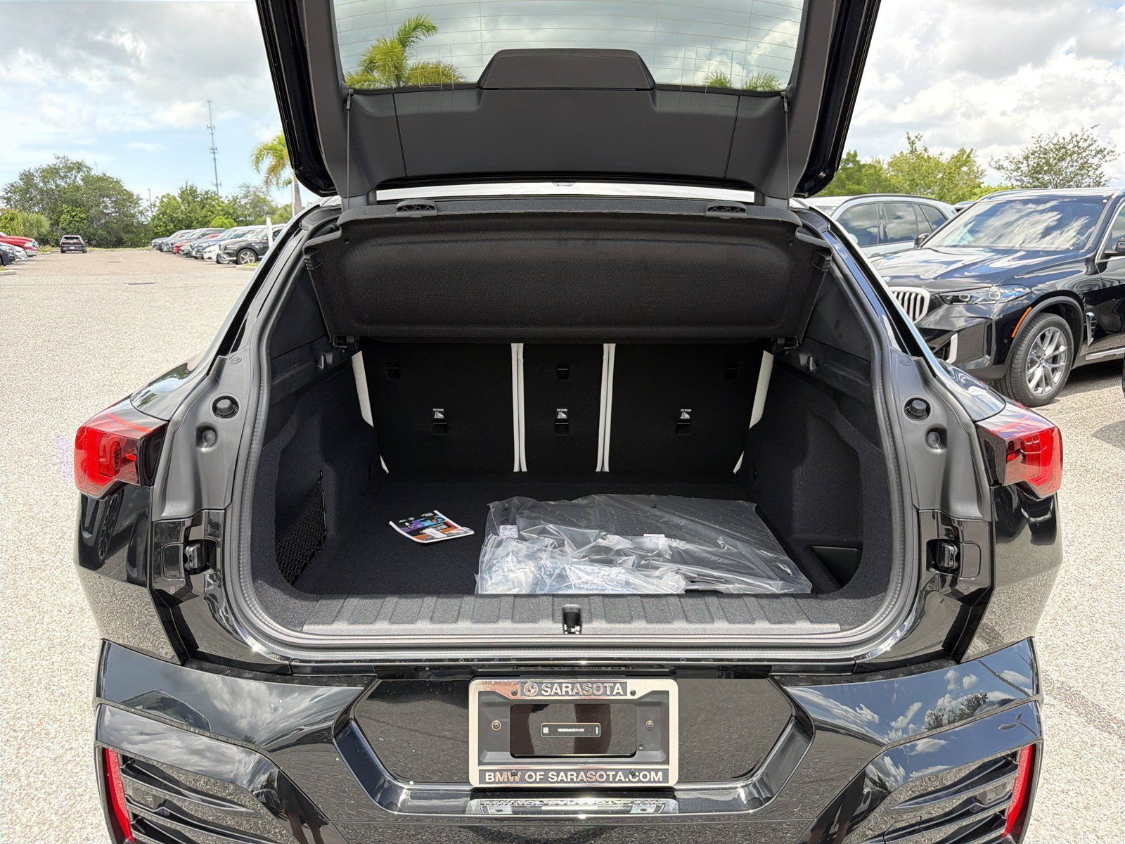 New 2026 BMW X2 xDrive28i w/ Technology Package AWD/4WD image 12