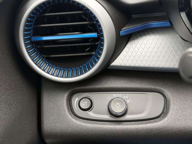 Used 2025 Chevrolet Trax LS image 17