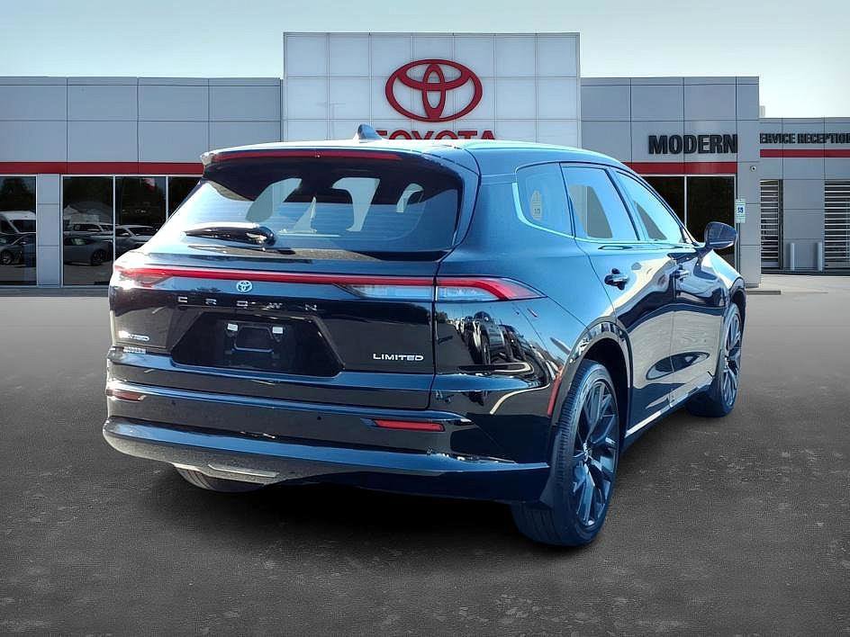 Used 2025 Toyota Crown Signia w/ Advanced Technology Package image 6