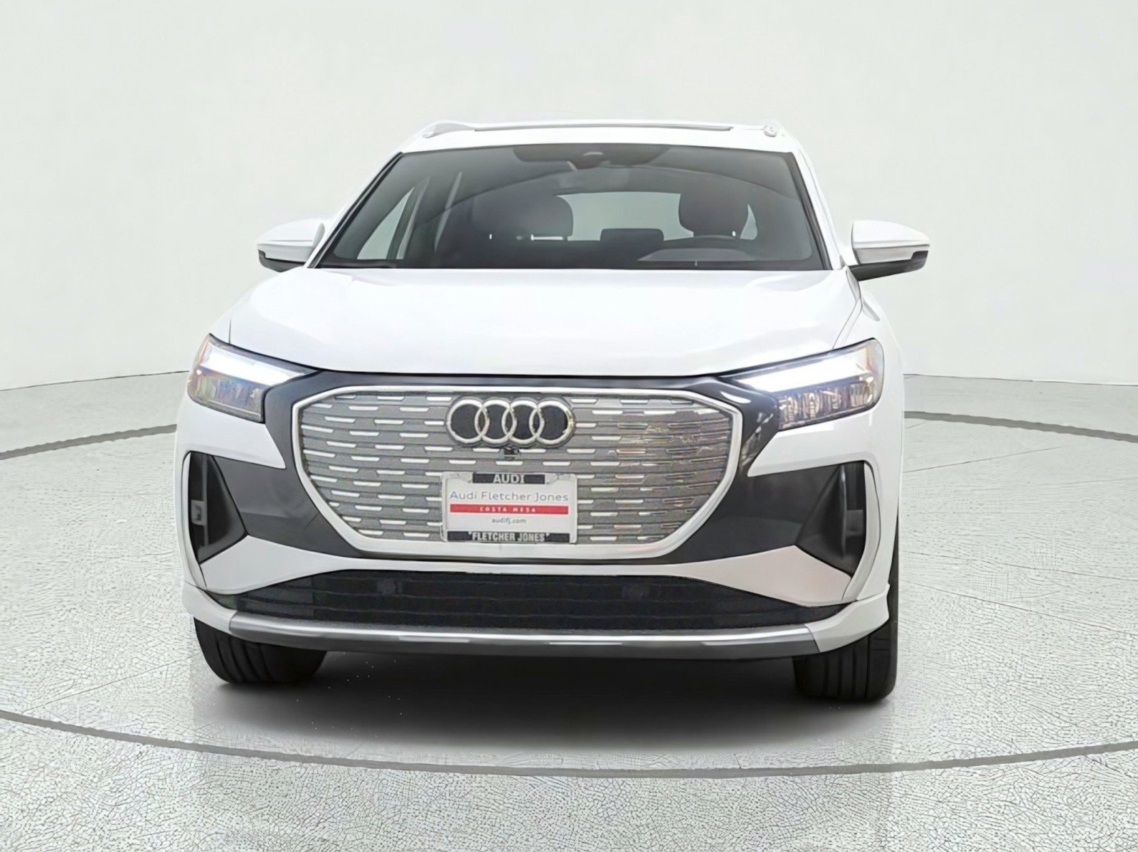 Used 2024 Audi Q4 e-tron Premium AWD/4WD image 2
