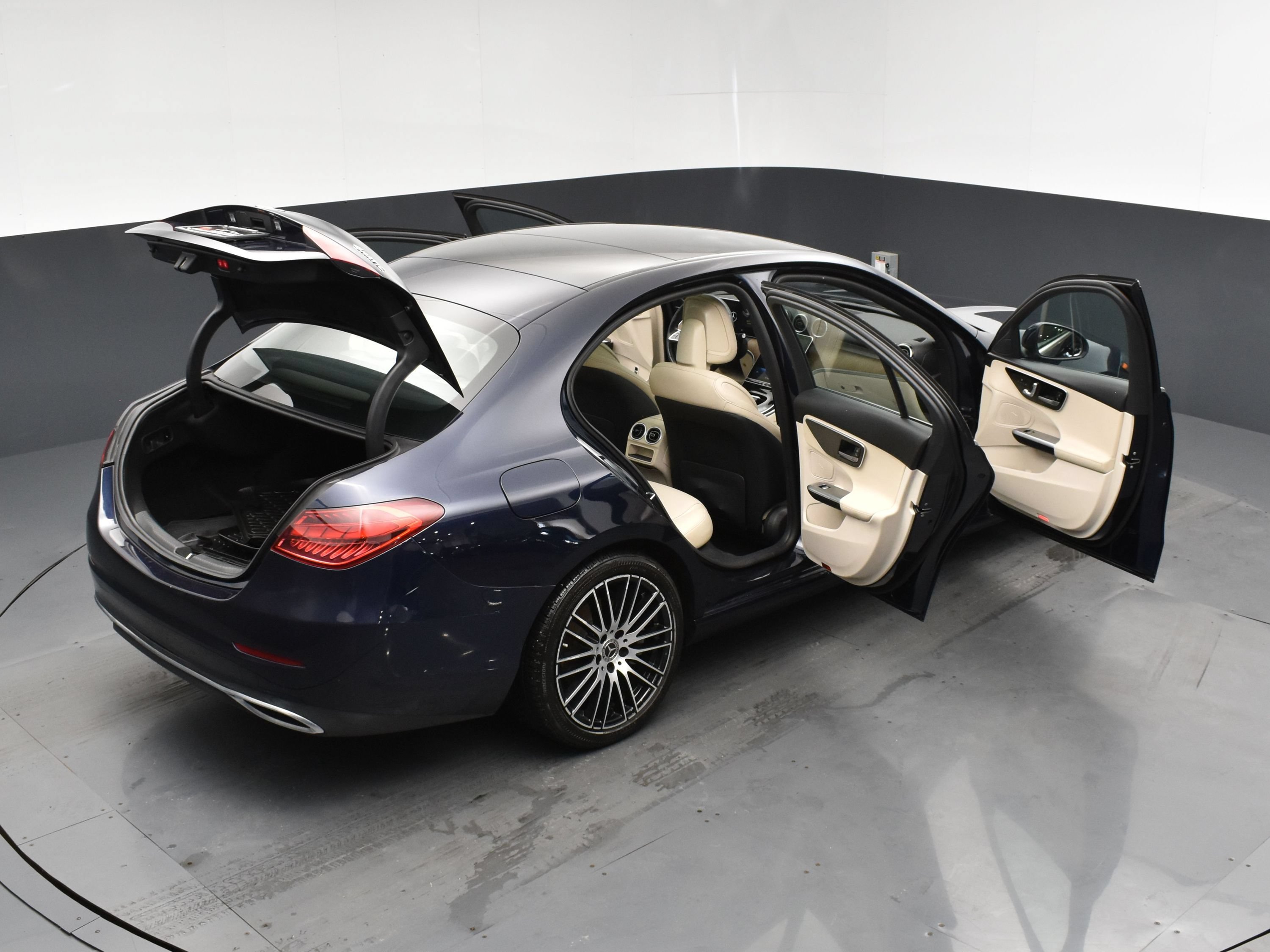 Used 2022 Mercedes-Benz C 300 4MATIC Sedan w/ Advanced USB Package image 27