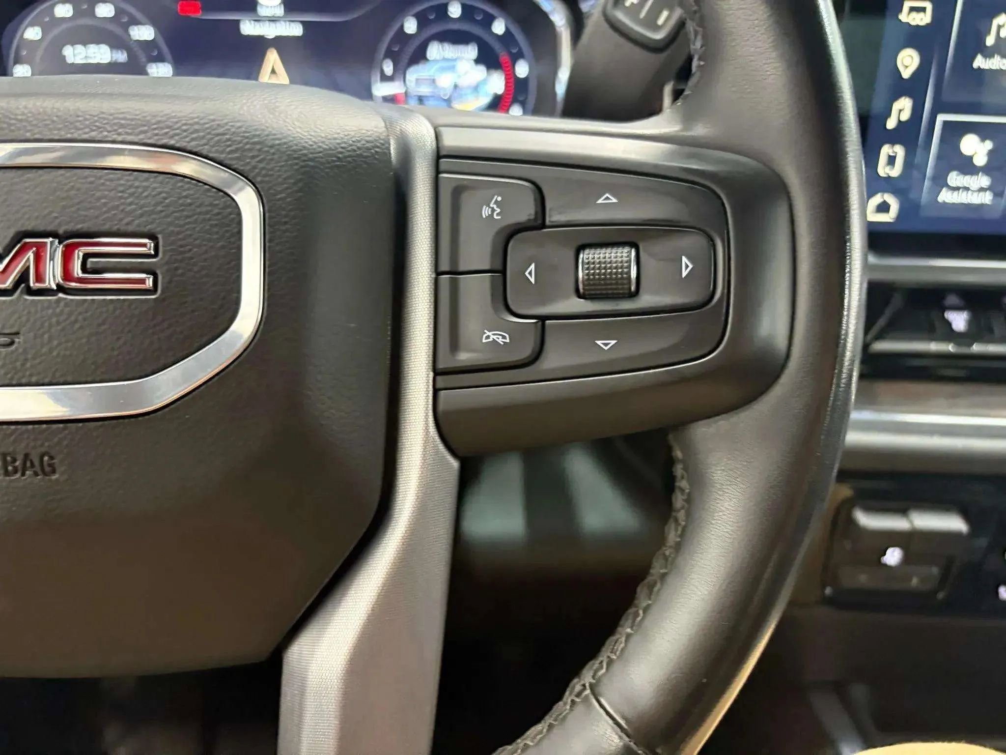 Used 2024 GMC Sierra 2500 SLT w/ SLT Convenience Package image 31