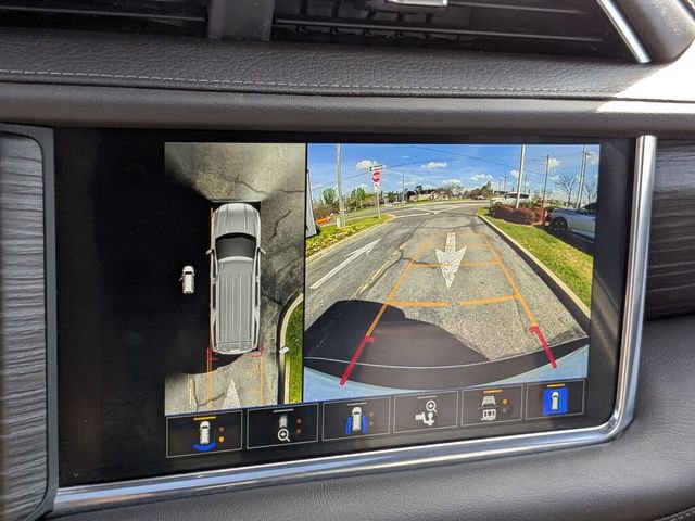 Used 2022 GMC Yukon XL Denali w/ Denali Premium Package image 25