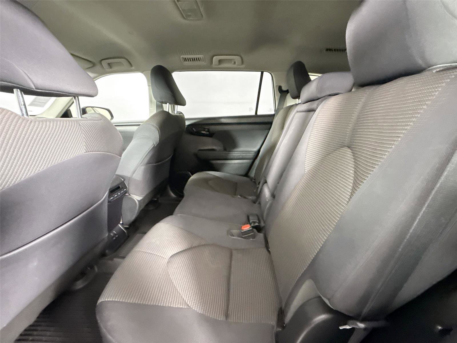 Certified 2023 Toyota Highlander L FWD image 27