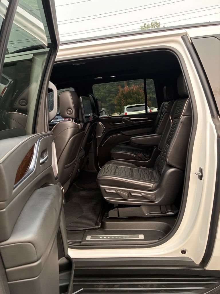 Used 2021 Cadillac Escalade ESV Sport Platinum w/ LPO, ONYX Package AWD/4WD image 29