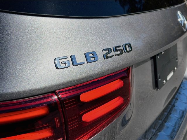 New 2026 Mercedes-Benz GLB 250 4MATIC image 35