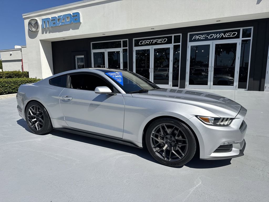 Used 2016 Ford Mustang Coupe RWD image 6