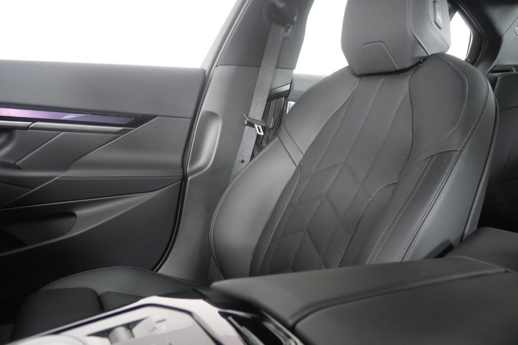Certified 2027 BMW 530i RWD image 25