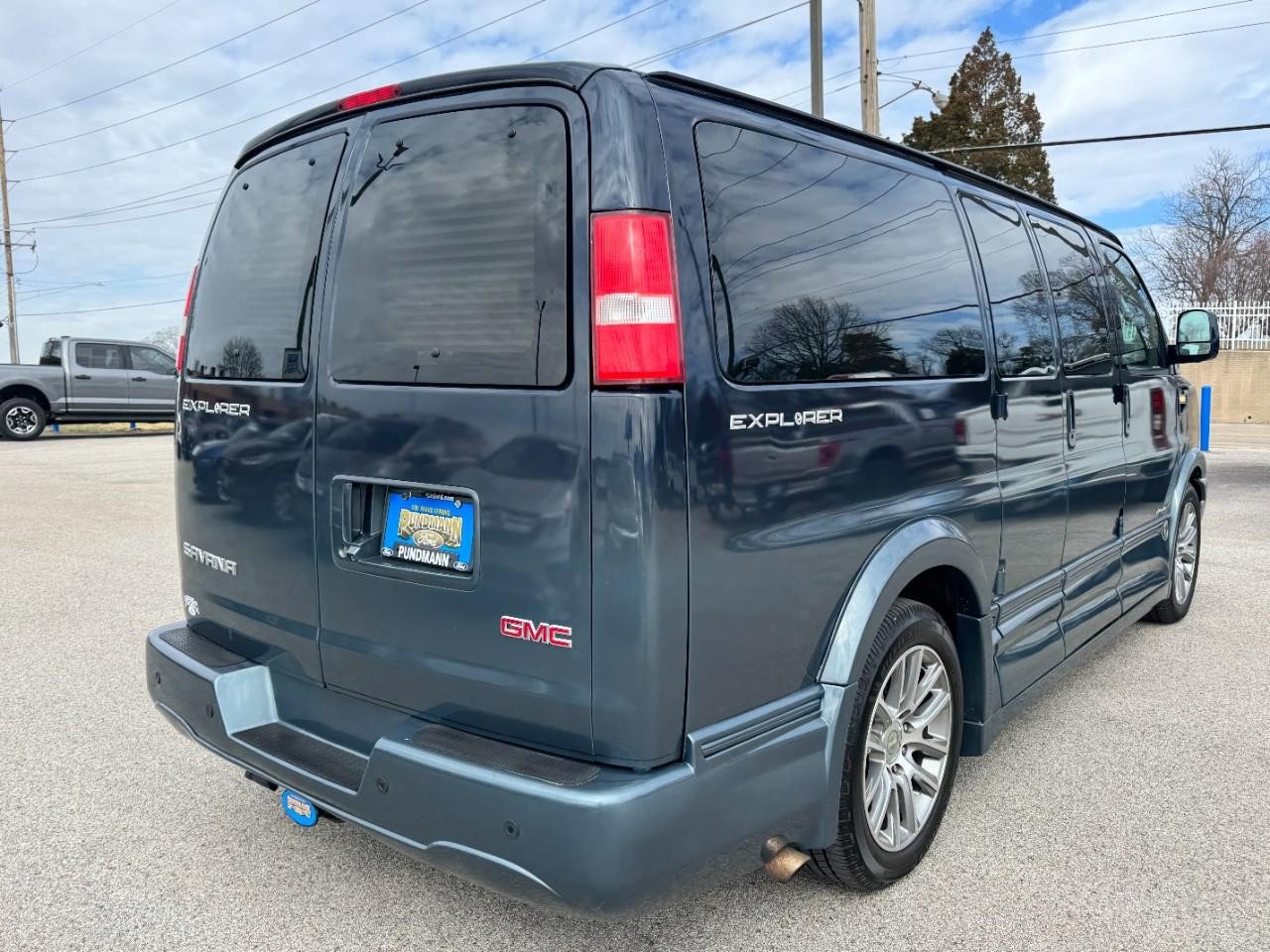 Used 2020 GMC Savana 2500 w/ Enhanced Convenience Package image 3