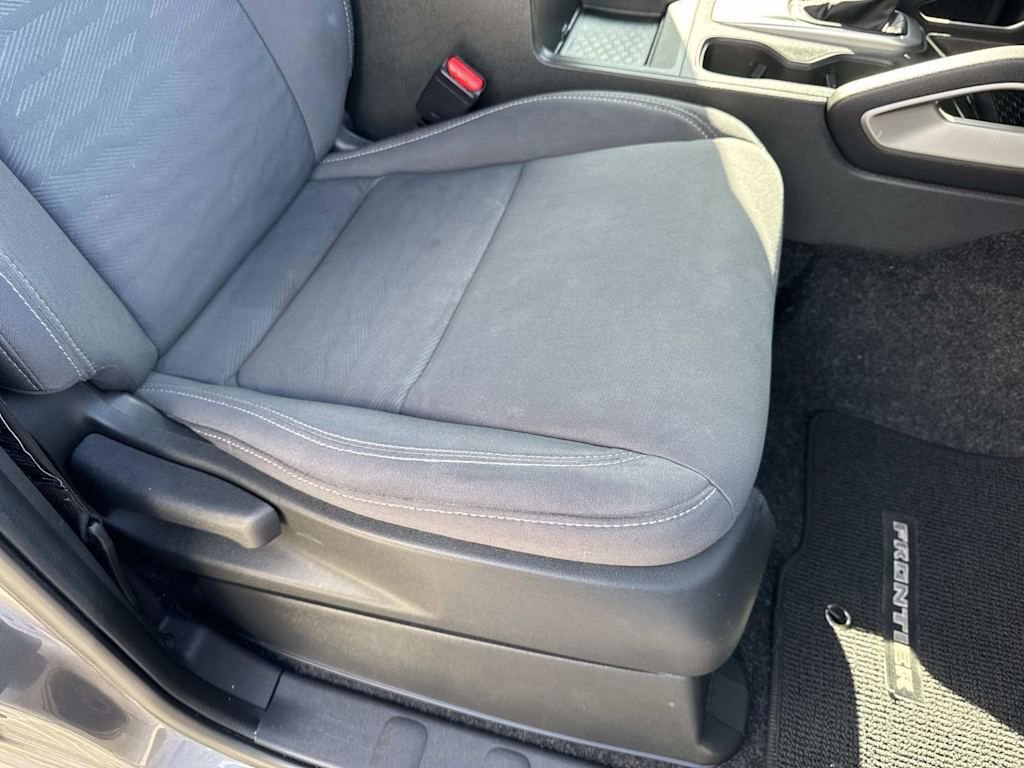 Used 2023 Nissan Frontier SV image 22