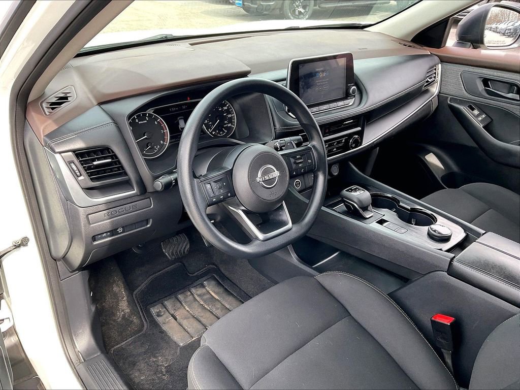 Used 2023 Nissan Rogue S image 8