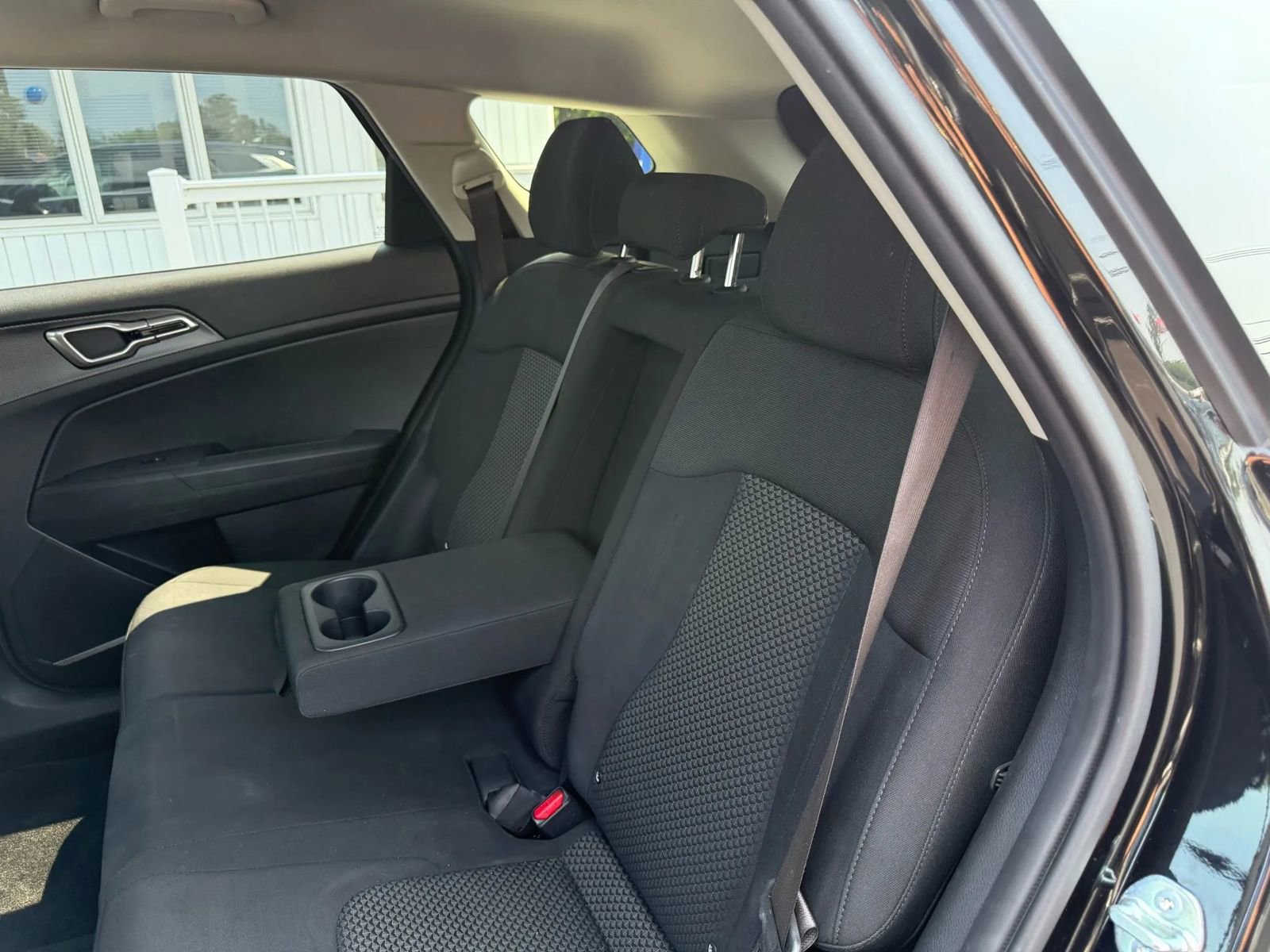 Used 2023 Kia Sportage LX image 32