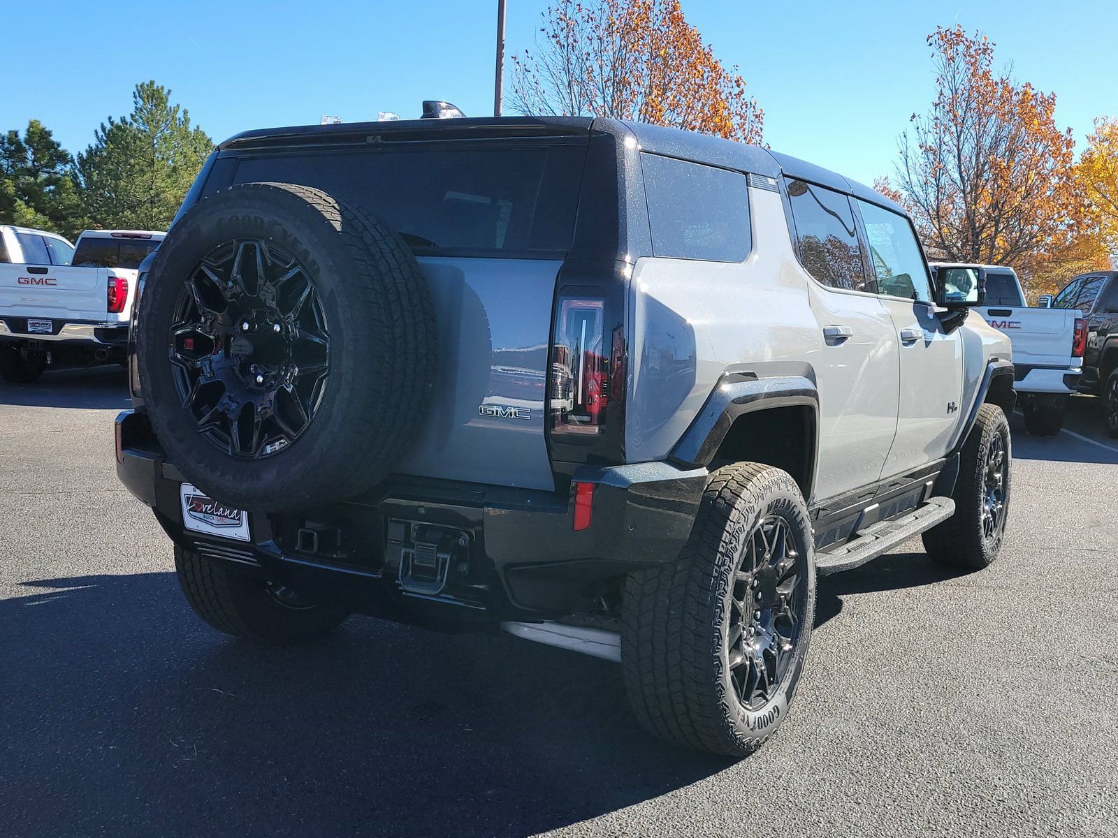 New 2026 GMC Hummer EV SUV w/ LPO, Dark Essentials Package image 3