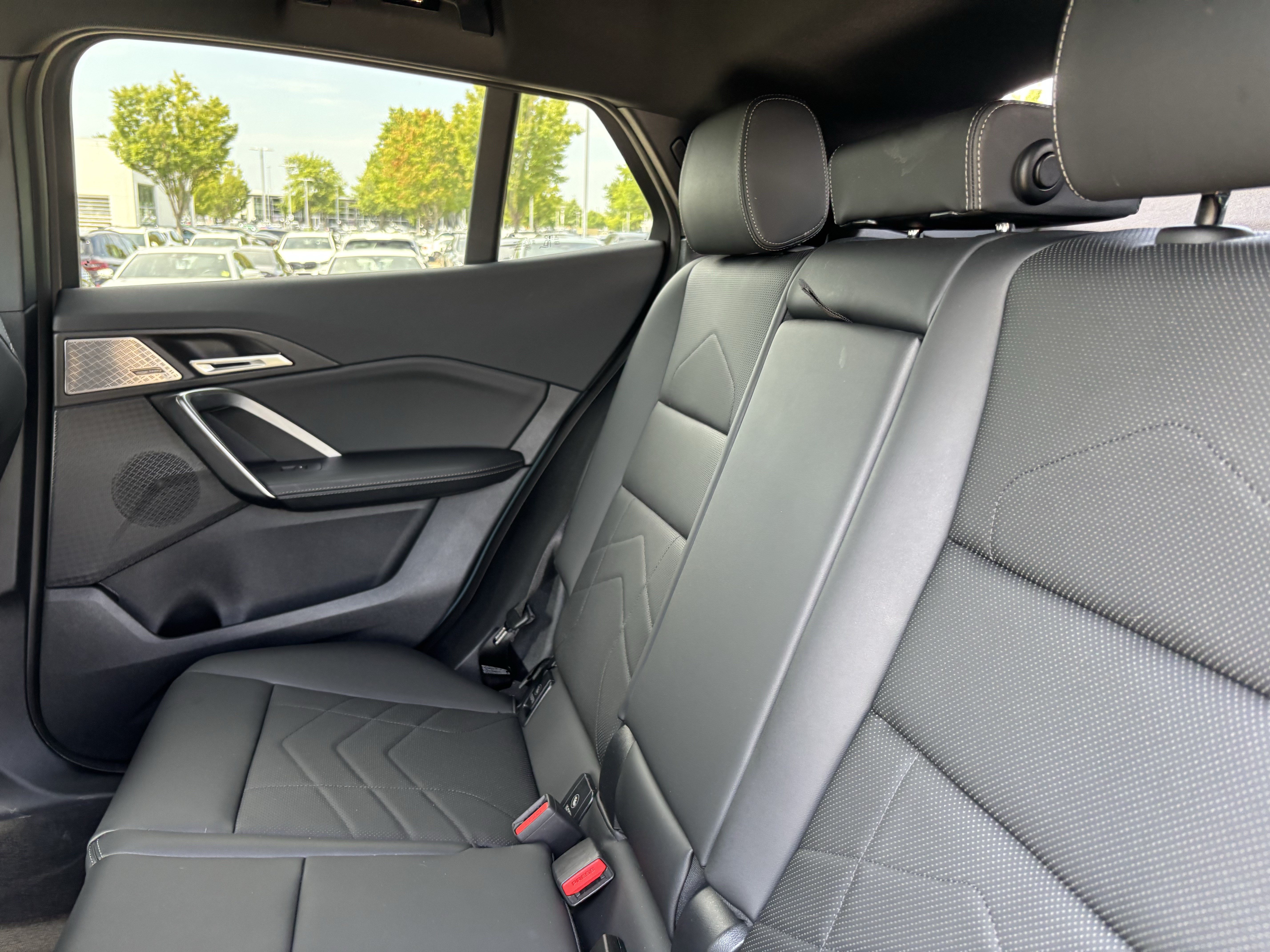 Certified 2025 BMW X2 xDrive28i AWD/4WD image 33