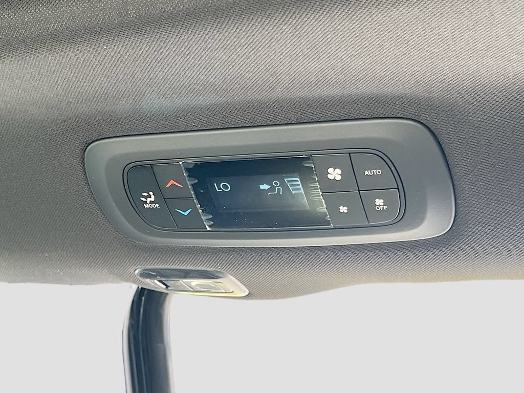 New 2027 Chrysler Pacifica Limited FWD image 27