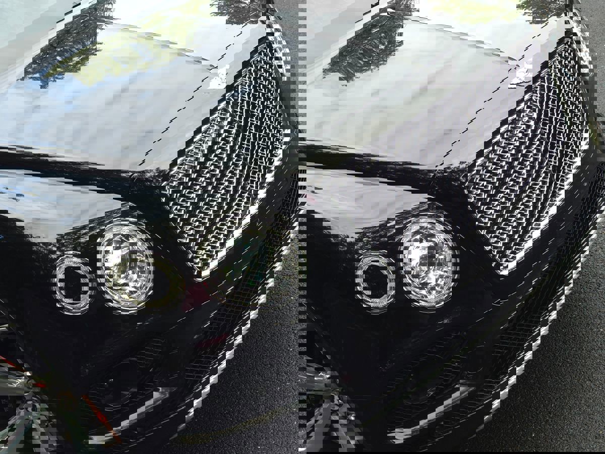 Used 2020 Bentley Bentayga Plug-In Hybrid image 83