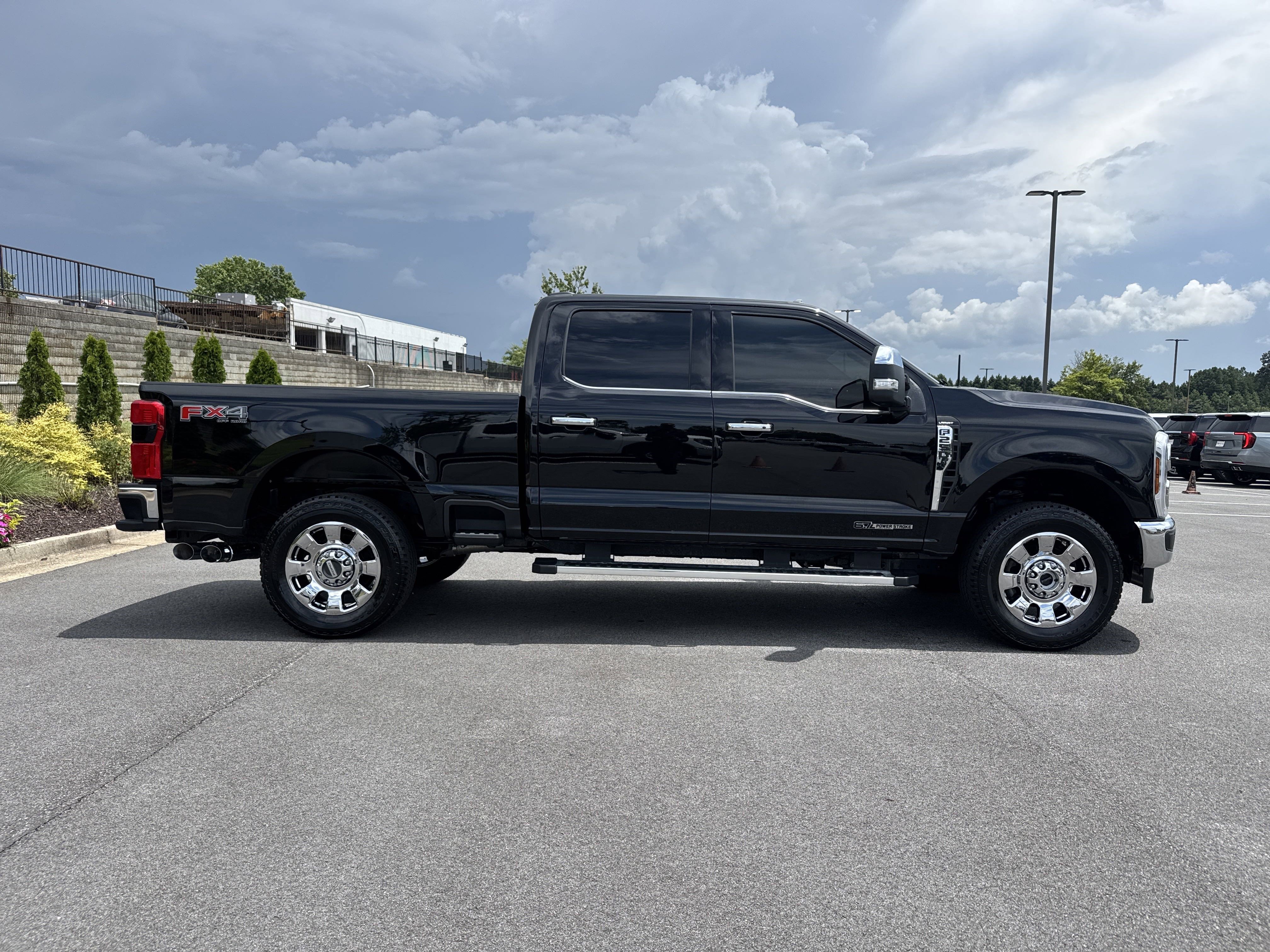 Used 2025 Ford F250 Lariat w/ Chrome Package image 11