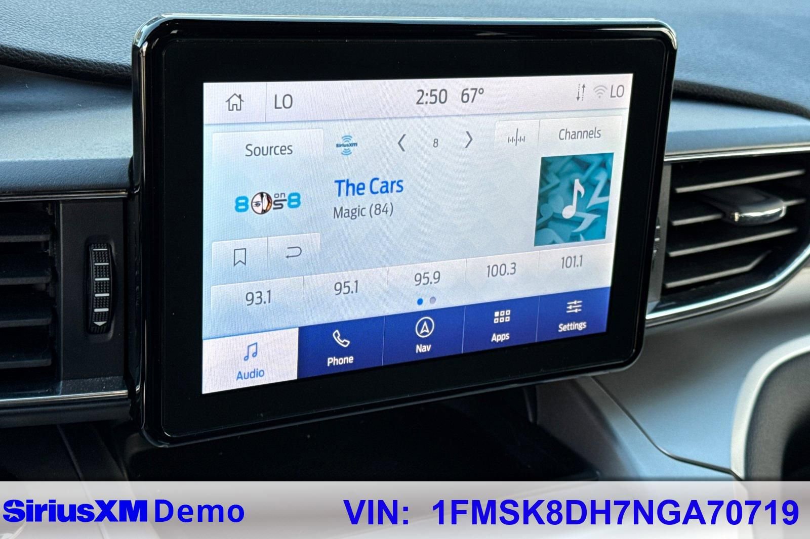 Used 2022 Ford Explorer XLT w/ Equipment Group 202A image 30