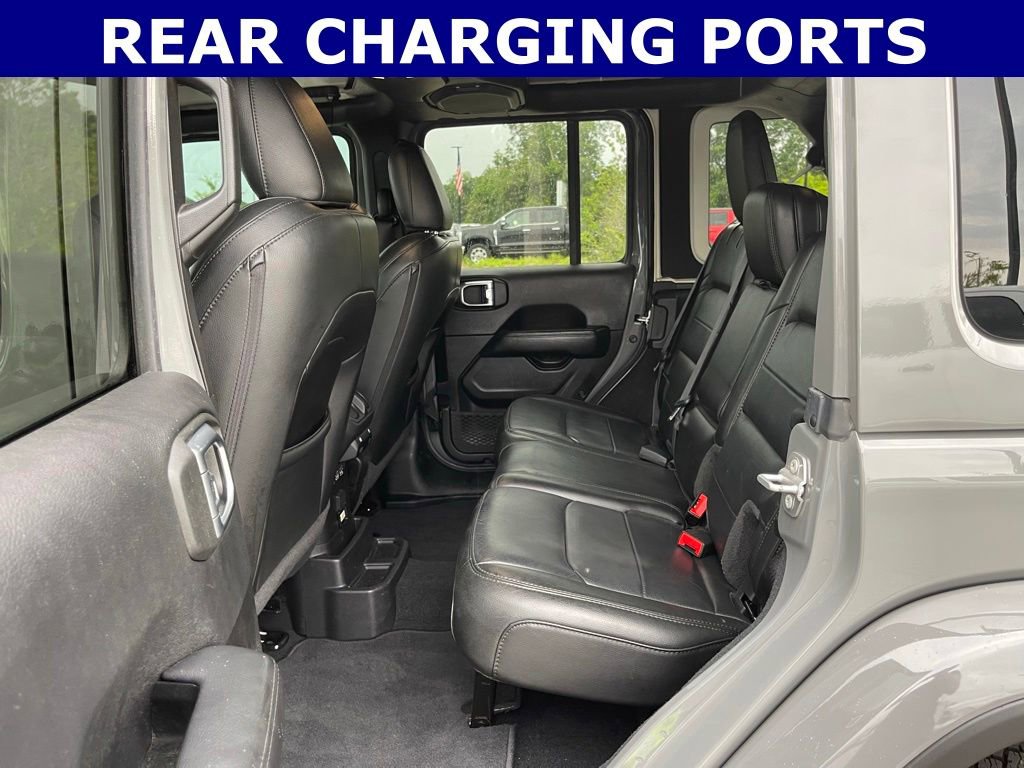 Used 2022 Jeep Wrangler Unlimited Sahara AWD/4WD image 14