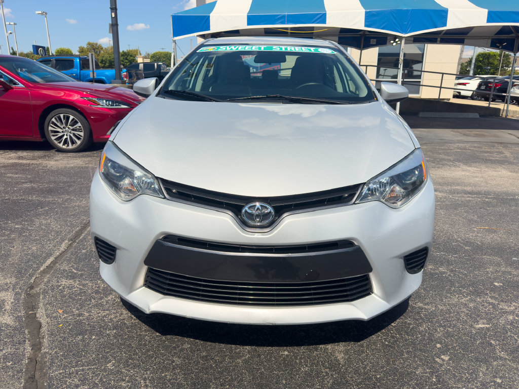 Used 2015 Toyota Corolla LE FWD image 3