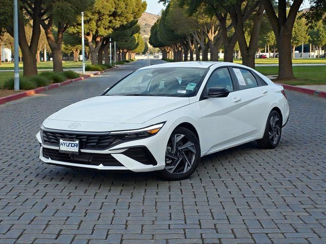 Certified 2025 Hyundai Elantra Sport image 2