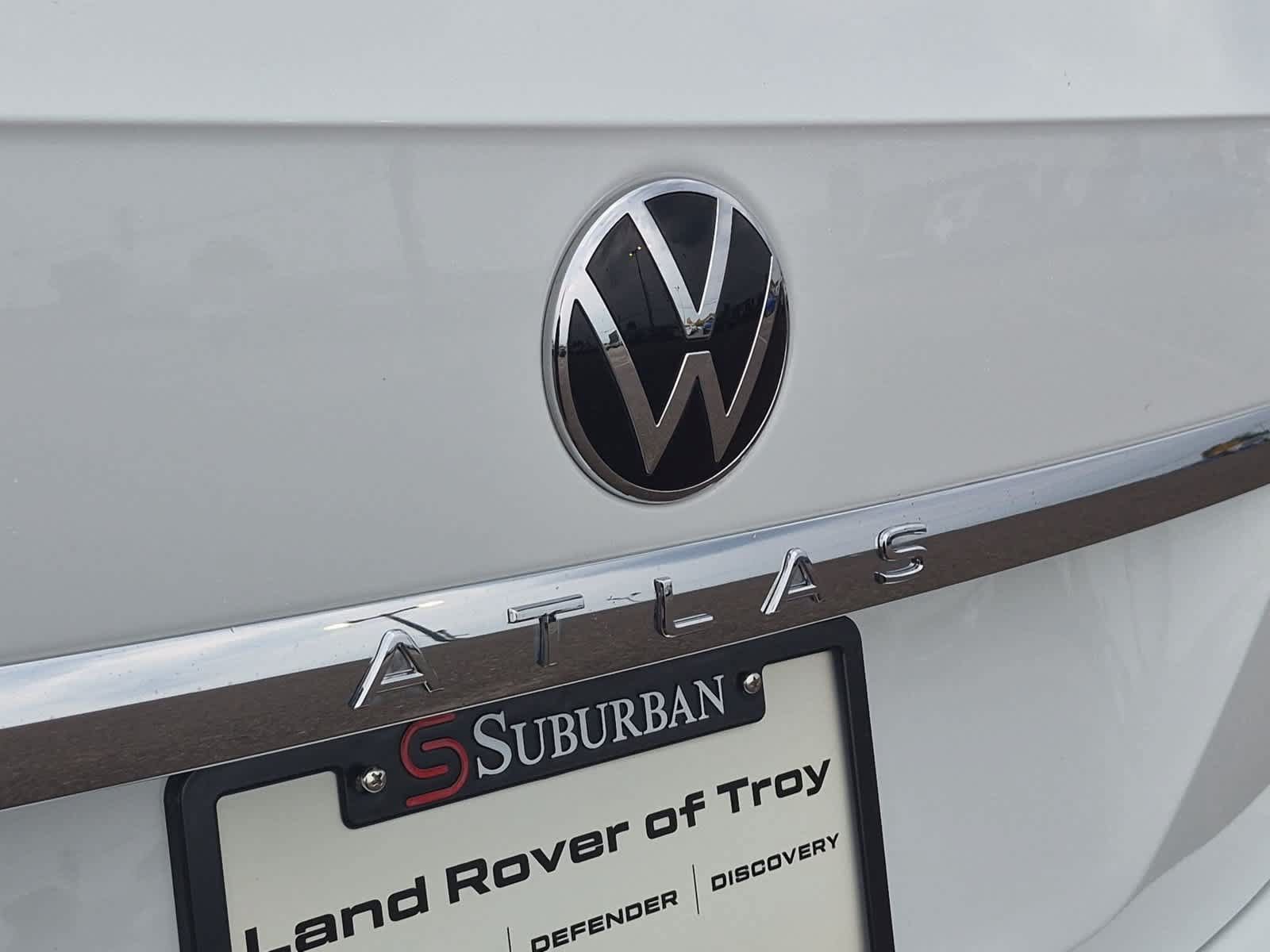 Used 2023 Volkswagen Atlas SE w/ Black Wheel Package FWD image 12
