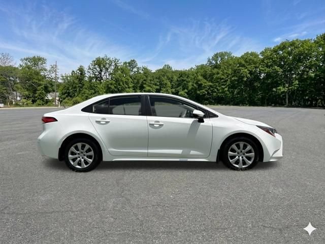 Used 2023 Toyota Corolla LE w/ Carpet Mat Package (TMS) FWD image 10