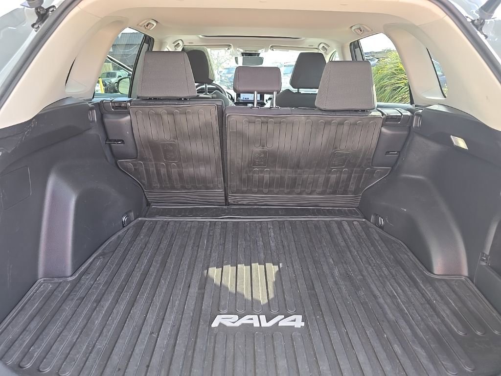 Used 2023 Toyota RAV4 XLE image 22