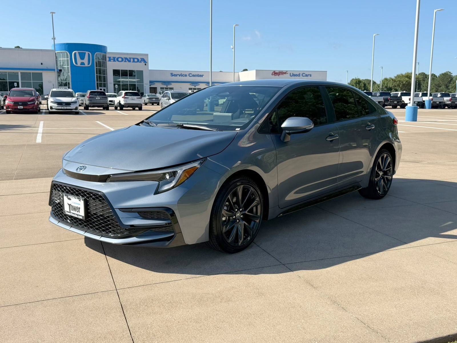 Used 2026 Toyota Corolla SE w/ SE Premium Package FWD image 3