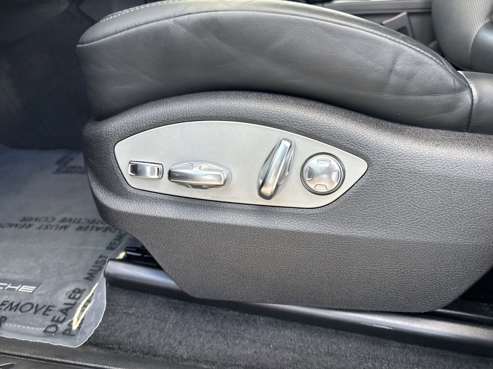 Used 2024 Porsche Macan image 14