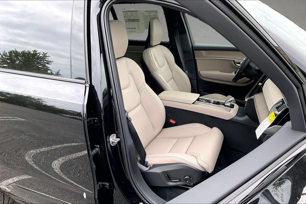 New 2026 Volvo XC90 T8 Ultra w/ Protection Package Premier AWD/4WD image 12