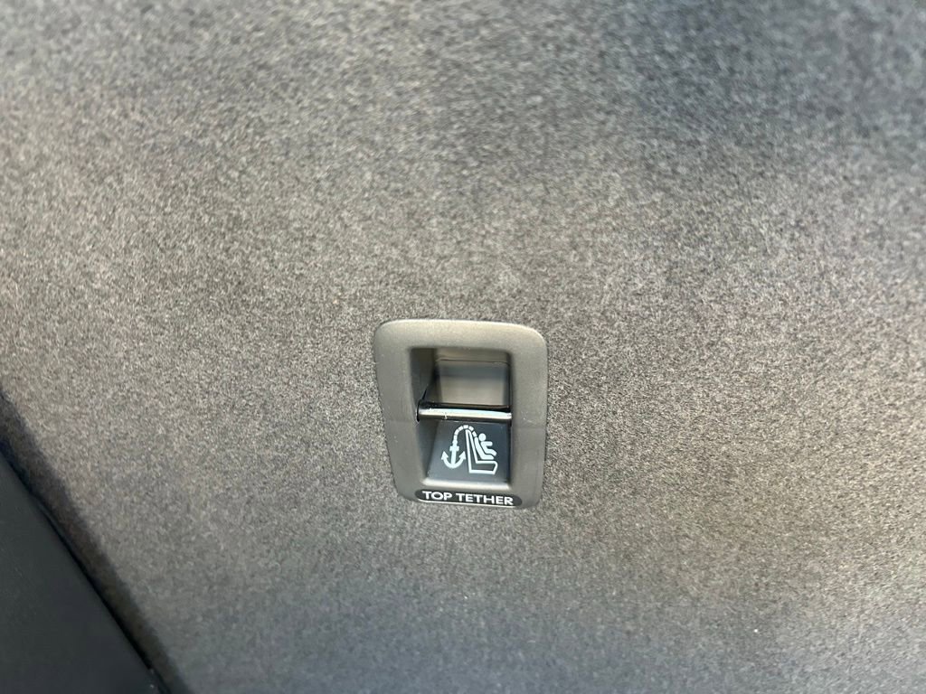 Used 2025 Volkswagen Tiguan S image 36