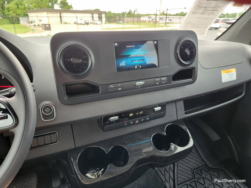Used 2023 Mercedes-Benz Sprinter 2500 image 47