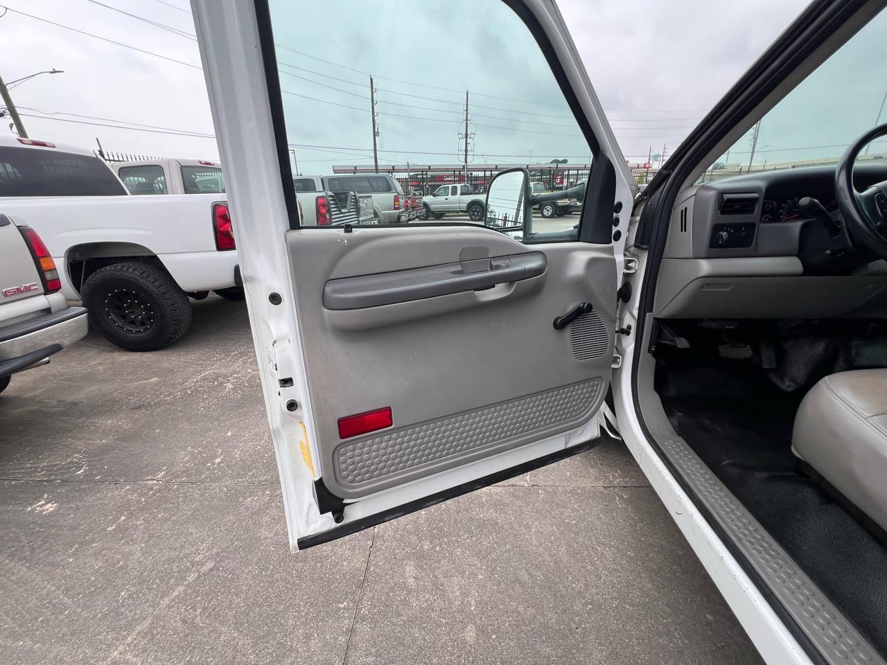 Used 2001 Ford F350 XL RWD image 55