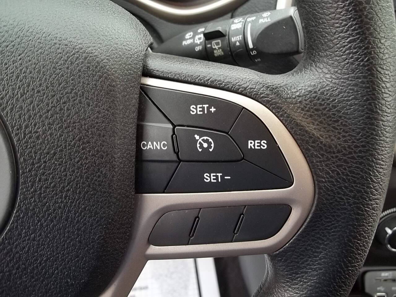 Used 2017 Jeep Cherokee Sport image 21