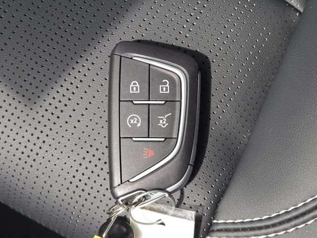 Used 2025 Cadillac Optiq Luxury 2 w/ LPO, Floor Liner Package AWD/4WD image 37