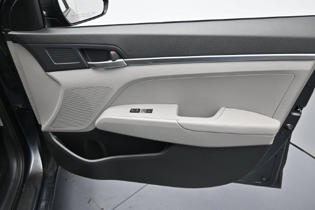 Used 2020 Hyundai Elantra SE FWD image 30