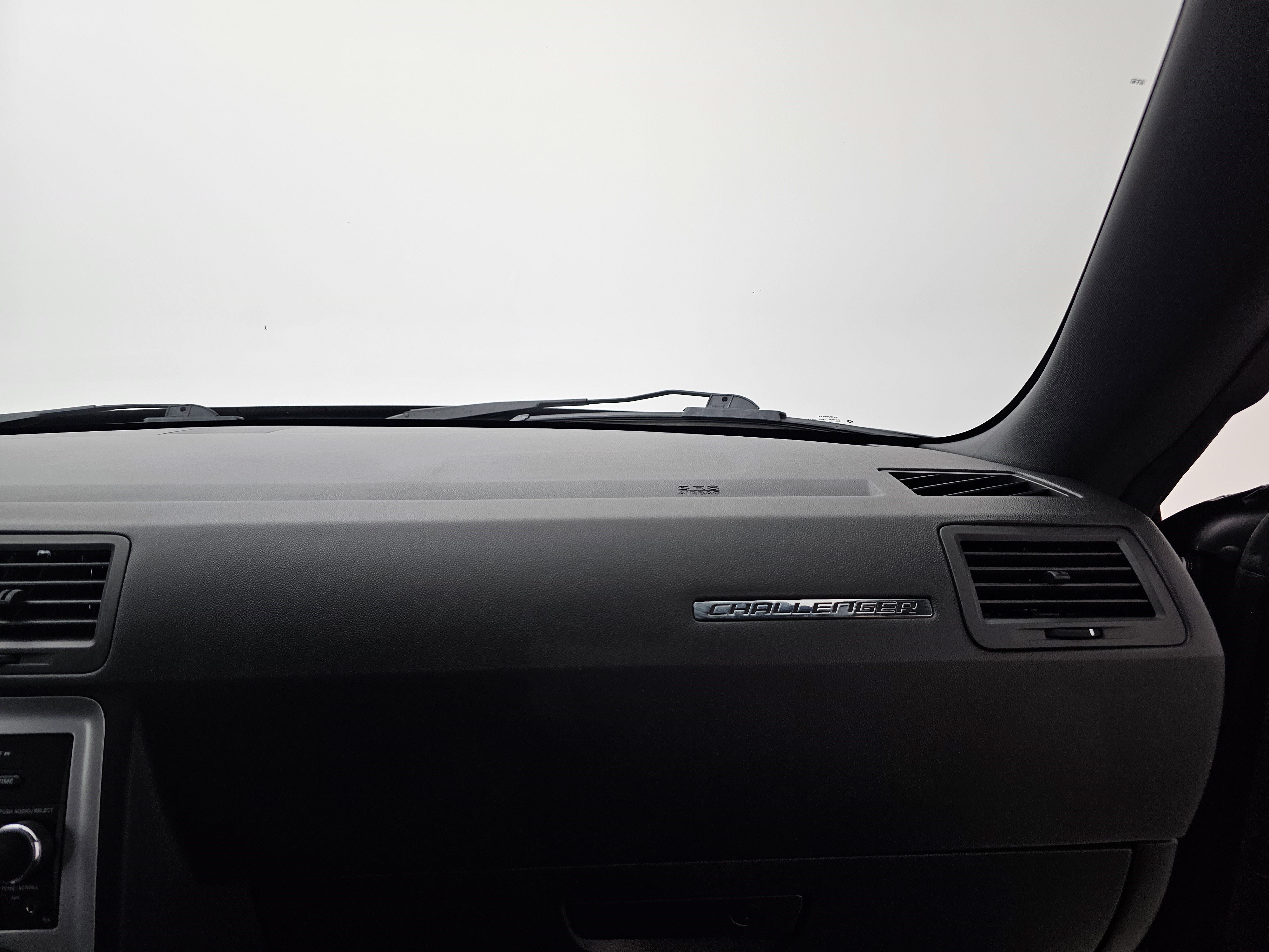 Used 2010 Dodge Challenger SE image 19