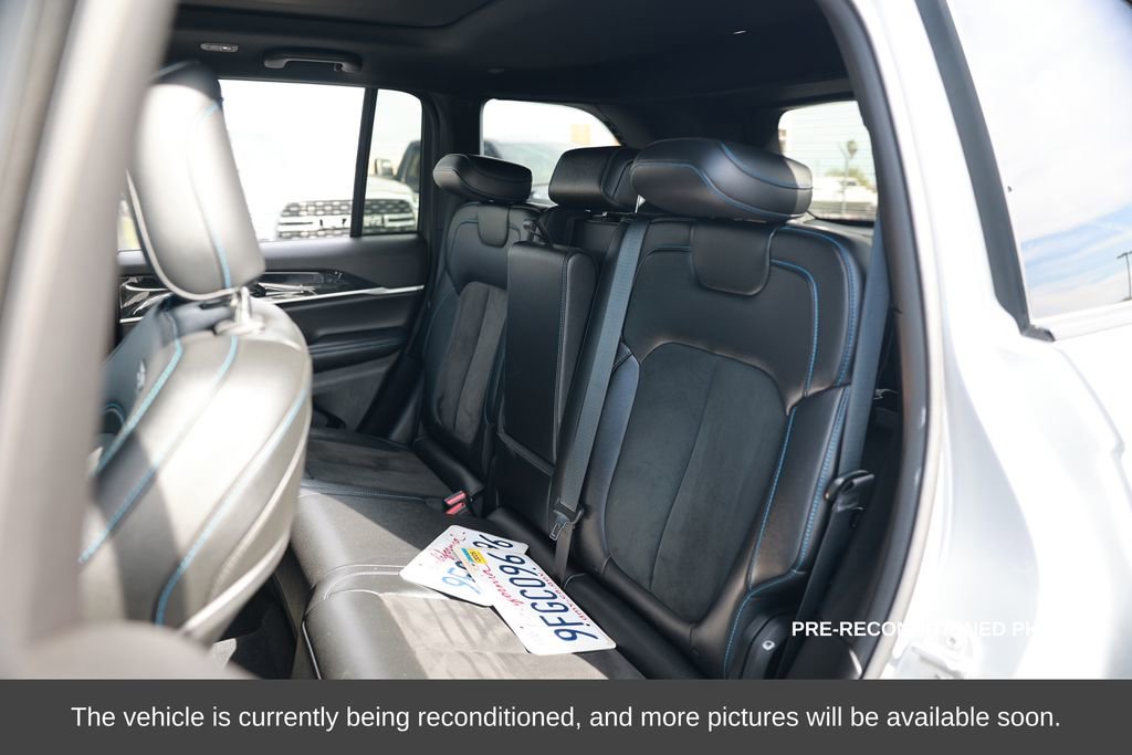 Used 2022 Jeep Grand Cherokee Trailhawk image 12