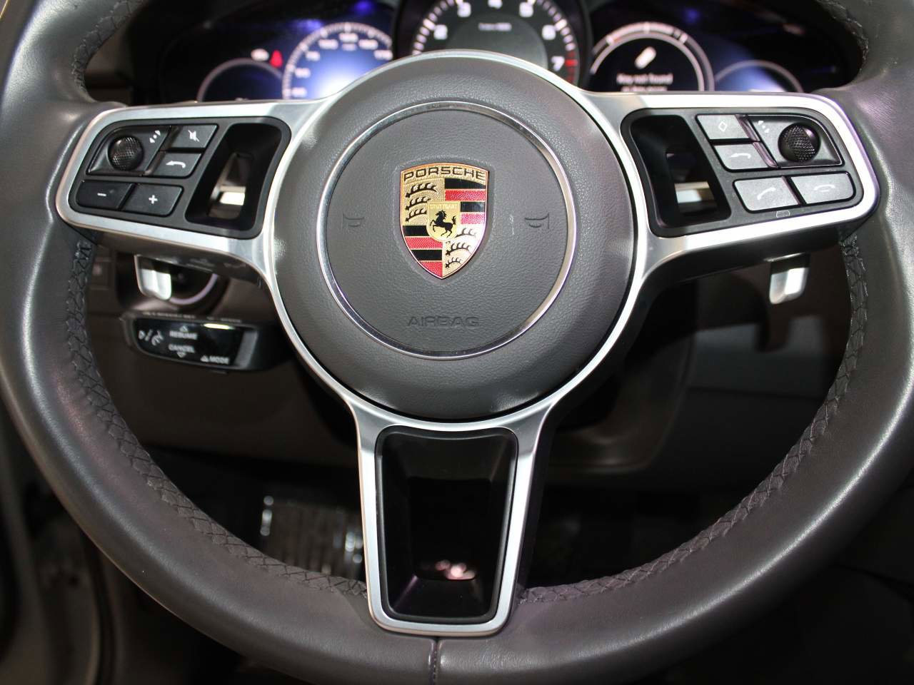Used 2022 Porsche Cayenne image 21