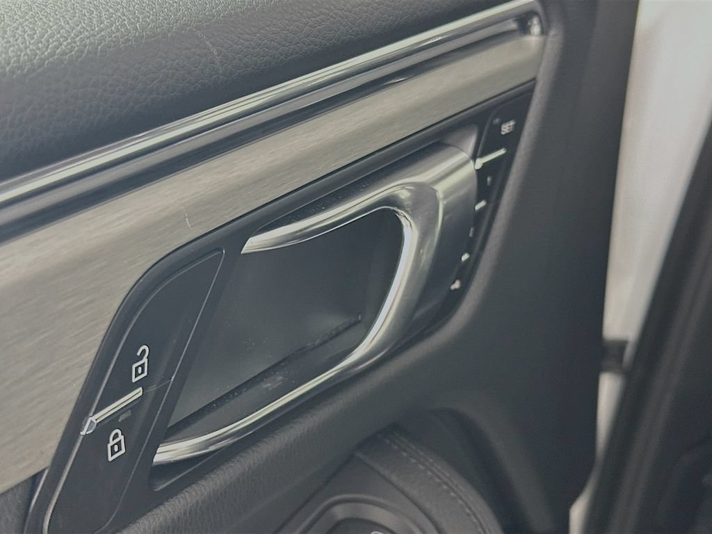 New 2025 Porsche Macan AWD/4WD image 20