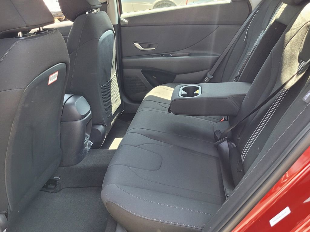 New 2025 Hyundai Elantra SEL image 14
