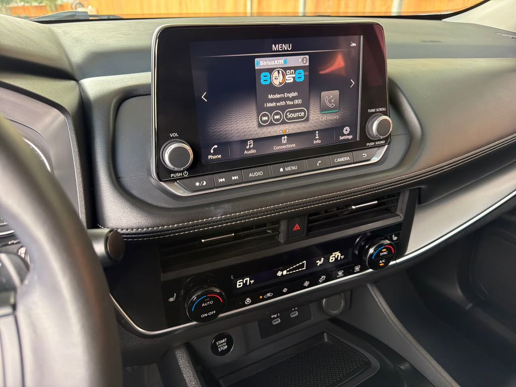 Used 2024 Nissan Rogue SV w/ SV Premium Package image 23