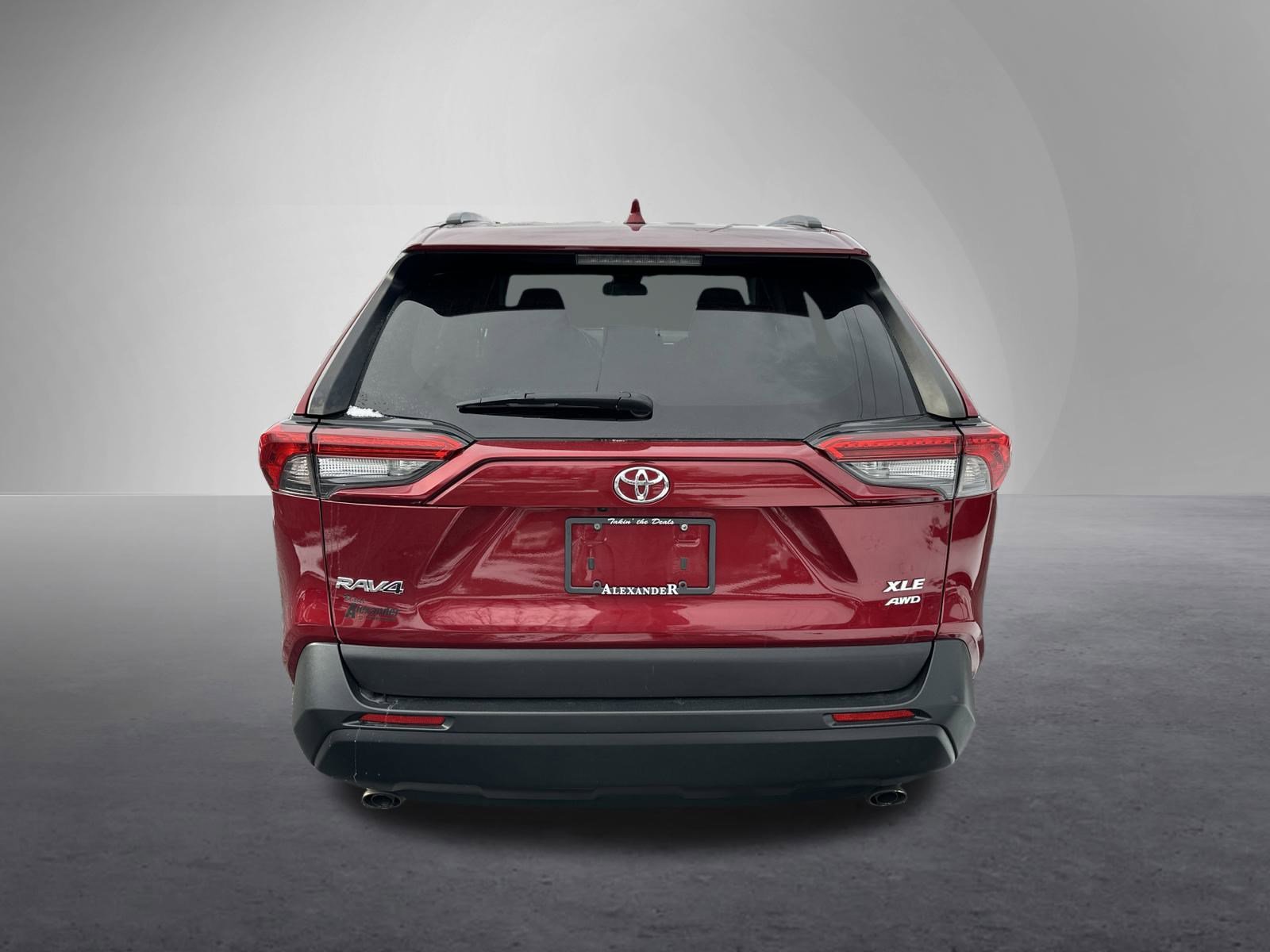 Used 2021 Toyota RAV4 XLE image 4