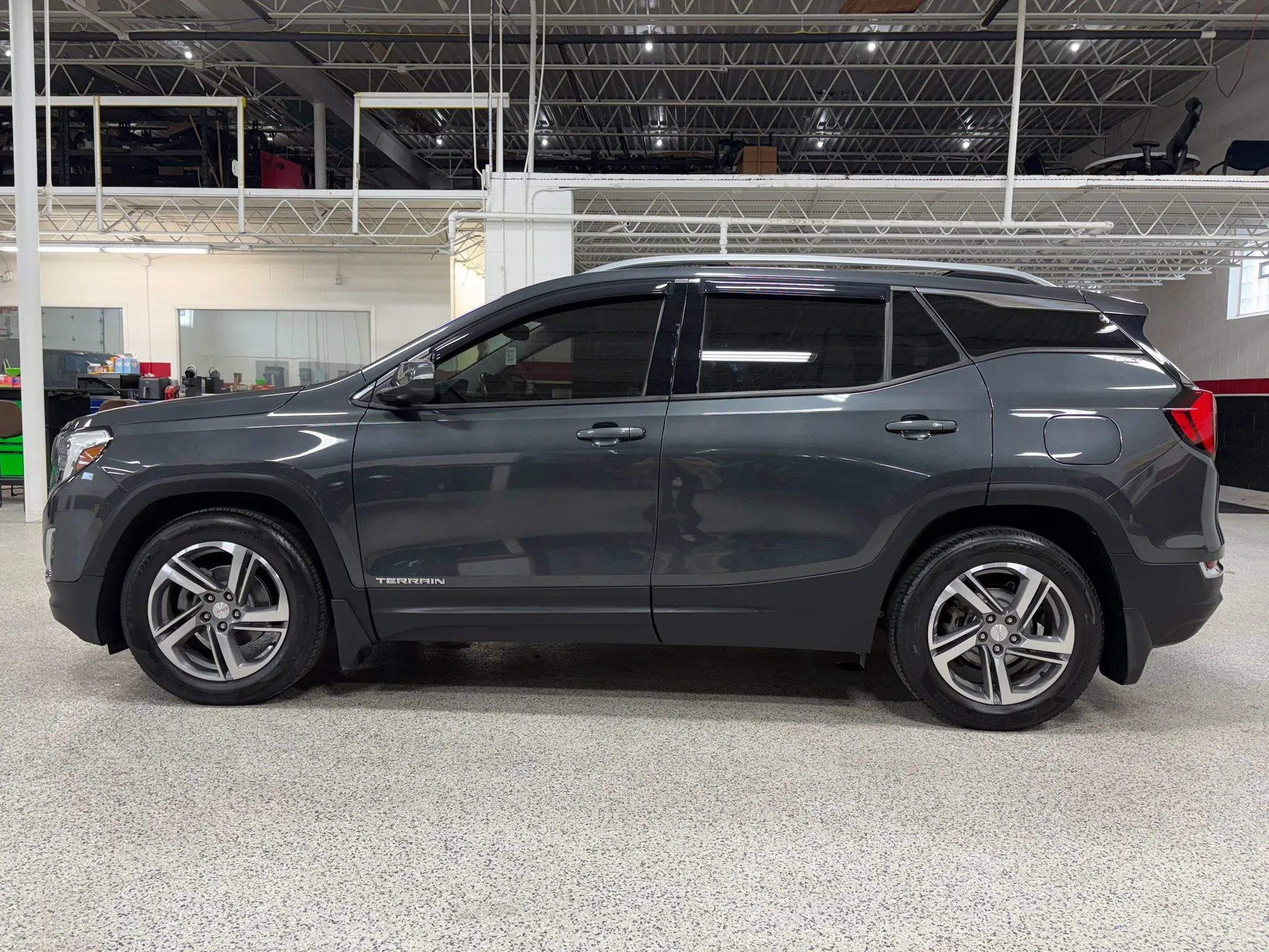 Used 2018 GMC Terrain SLT FWD image 9