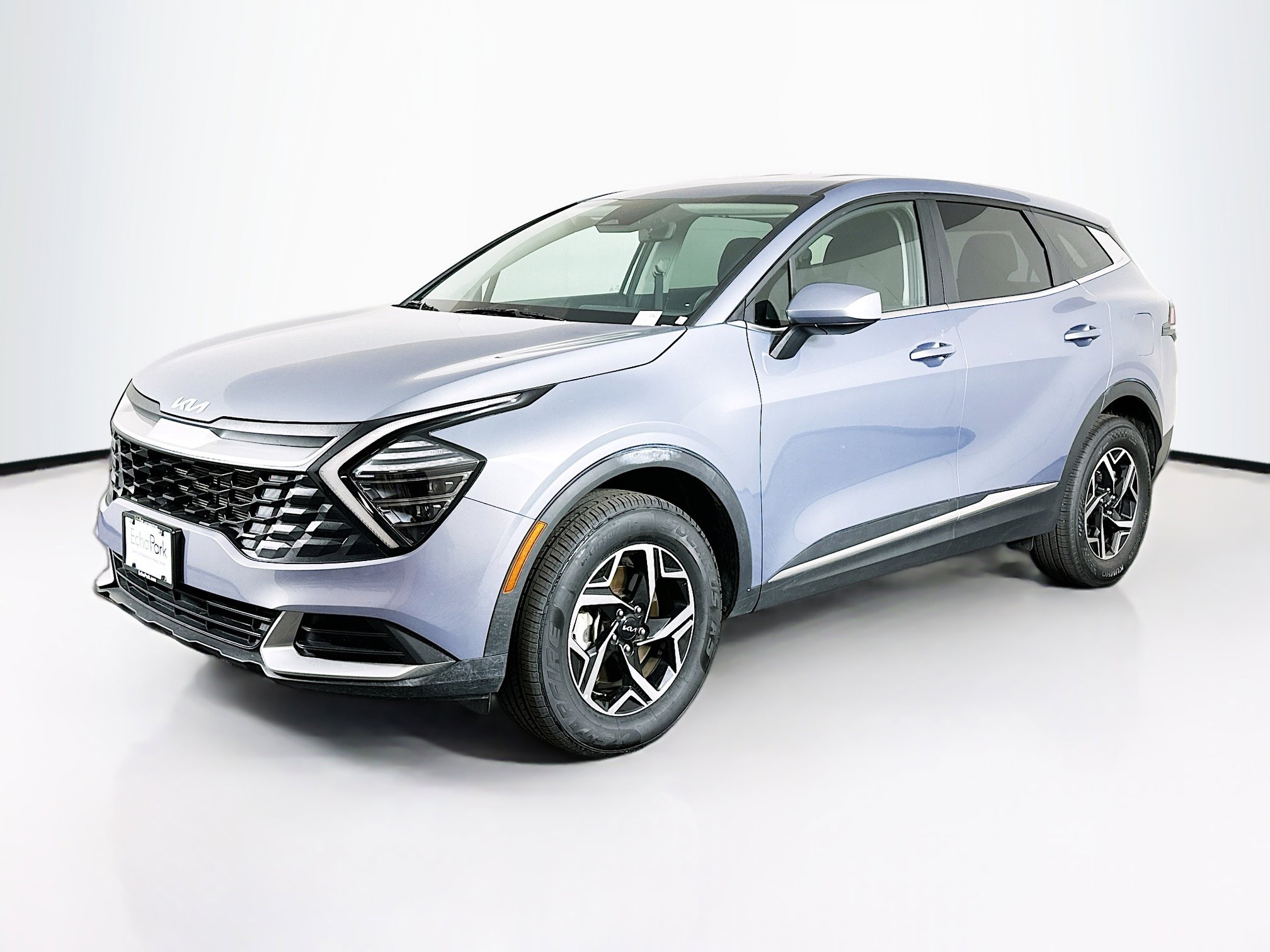 Used 2025 Kia Sportage LX image 3